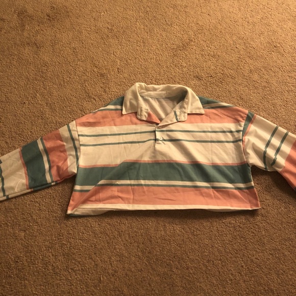 3/$20 • CROPPED 80’S STYLE TOP - Picture 3 of 6